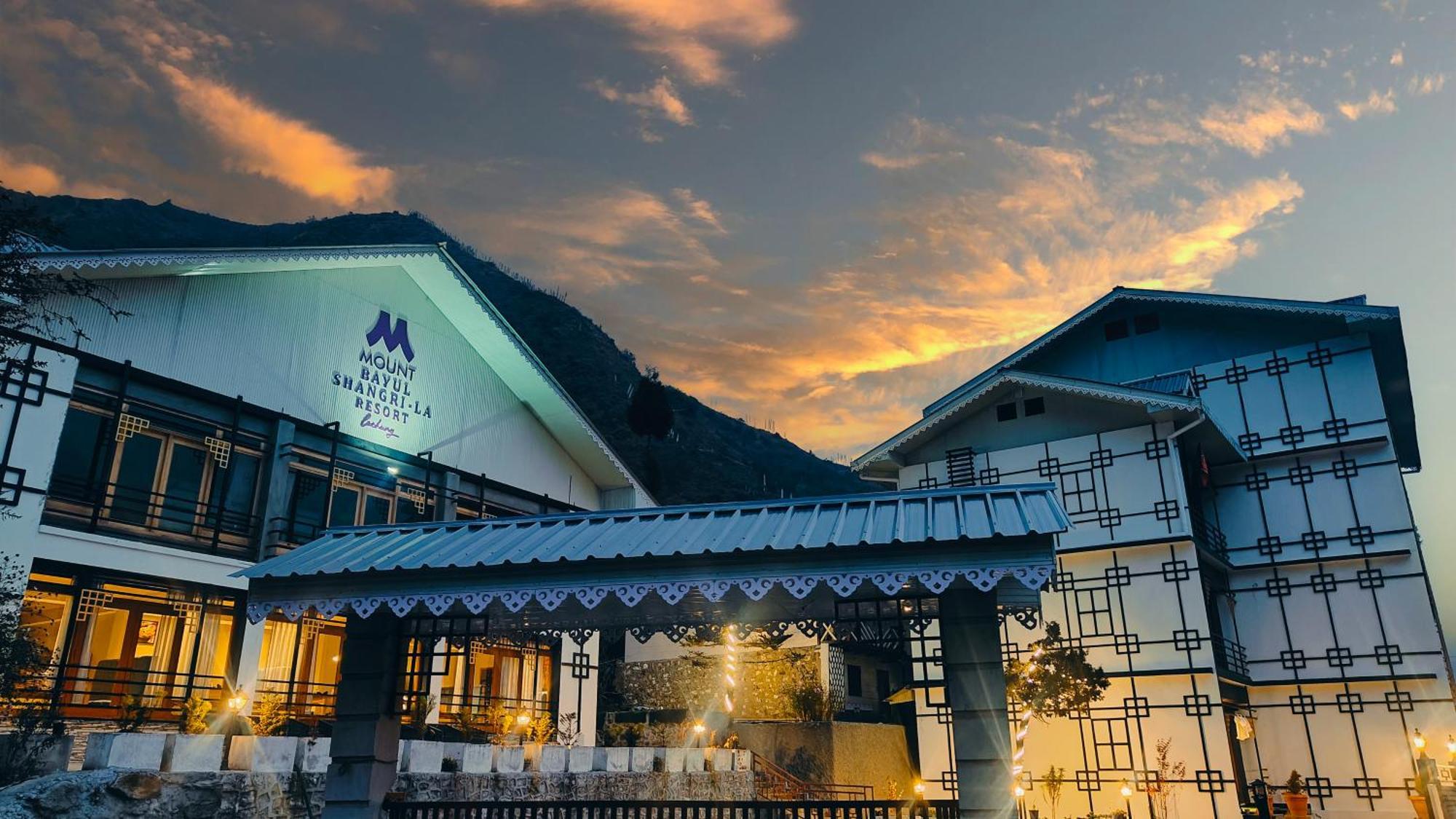 Mount Bayul Shangri-La Resort ラチャング エクステリア 写真